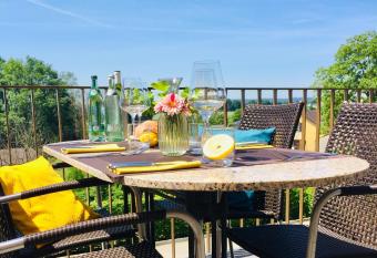 Hotel Rheingold has Balcony rooms