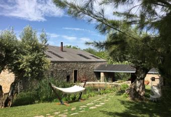 Acquavilla has Balcony rooms