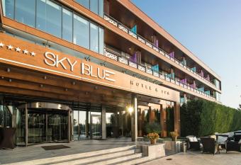 Sky Blue Hotel & Spa allows 18 year olds to book a room