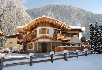 Apart S D  rfl has Balcony rooms