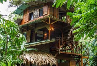 Finca Chica Lodge & Villas has Balcony rooms