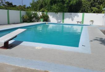 Villa Donna Inn has Balcony rooms