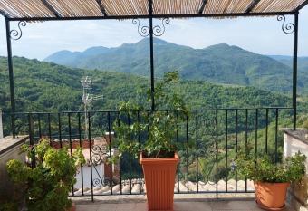 Casa Casella 12 has Balcony rooms
