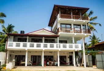 Chill House (Good Story) has Balcony rooms