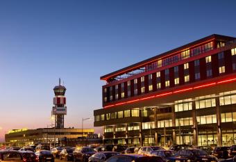Fletcher Hotel-Restaurant Wings-Rotterdam allows 18 year olds to book a room