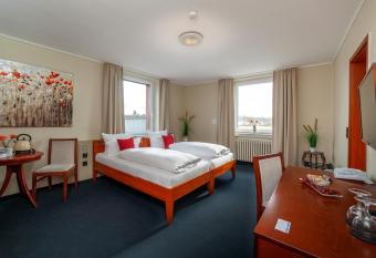 Hotel Omega allows 18 year olds to book a room