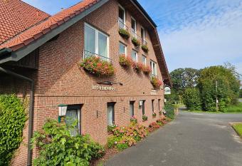 G  stehaus Grunewald Bed & Breakfast allows 18 year olds to book a room