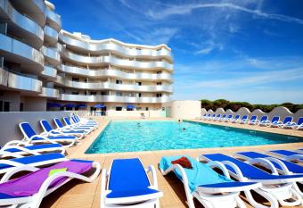 R  sidence Odalys Le Lotus Blanc has Balcony rooms