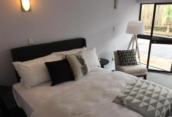 Anzac Court Motel allows 18 year olds to book a room