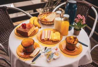   gua Marinha de Bombas - Bombinhas allows 18 year olds to book a room