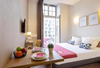 Appart   City Confort Reims Centre allows 18 year olds to book a room