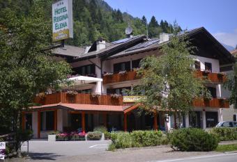 Hotel Regina Elena has Balcony rooms