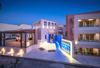 Omiros Boutique Hotel (Adults Only) allows 18 year olds to book a room