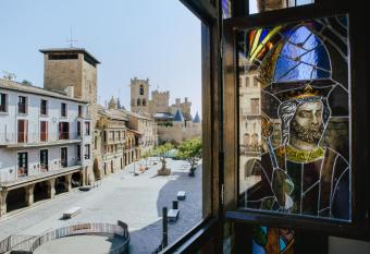 Hotel Ducay allows 18 year olds to book a room