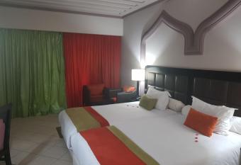 Blue Sea Le Printemps has Balcony rooms