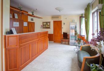 Hotel Tecla allows 18 year olds to book a room