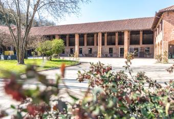 Marchesi Incisa Winery Lodge allows 18 year olds to book a room