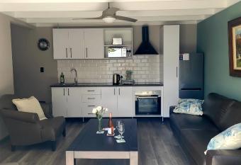 Cottage of Eden has Balcony rooms