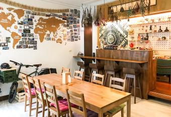 Green Park Homestay allows 18 year olds to book a room