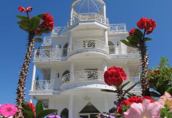 Bliss Bed and Breakfast has Balcony rooms
