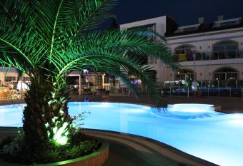 Forum Residence Hotel has Smoking/Balcony rooms