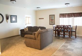 Henrie's Hideout has Balcony rooms