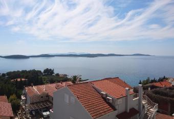 Apartments Anita allows 18 year olds to book a room