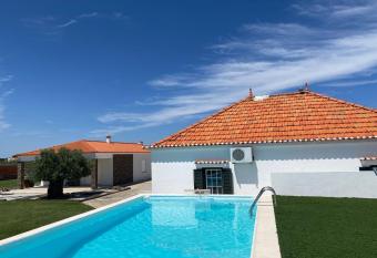 Adega Monte Maneta has Balcony rooms