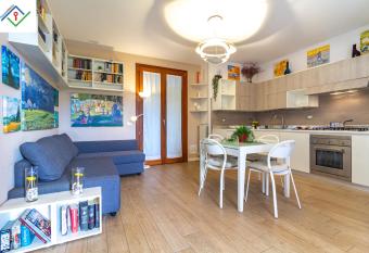 House Of Paintings by TuscanyWeGo allows 18 year olds to book a room