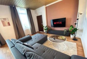 Modernes Apartment nahe Messe und Arena D  sseldorf allows 18 year olds to book a room