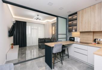 Luxury Apartment has Balcony rooms