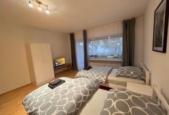 Arrive & Relax Darmstadt Whg 3 has Balcony rooms