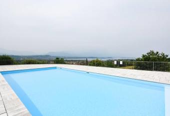 Panorama Apartment has Balcony rooms