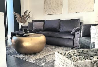 Justaura Retreat Branston has Balcony rooms