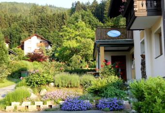 Seeblick-Appartements Ossiach has Balcony rooms