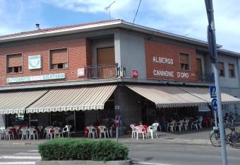 Cannone d Oro has Balcony rooms