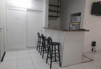 Sala living no cora    o do Gonzaga allows 18 year olds to book a room