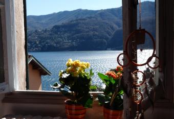 B&B  allows 18 year olds to book a room