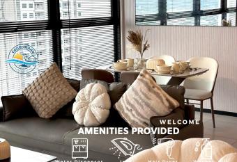 URBAN Suites Modern Pinky 6pax 3queen 3Bedroom 2Bathroom 2Carpark with Infinity Pool has Balcony rooms