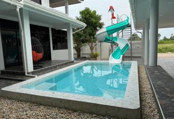 F&F Pool Villa Mae Phim has Balcony rooms