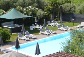 Hotel Mary Rose has Balcony rooms