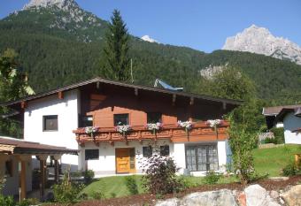 Haus Wittig has Balcony rooms