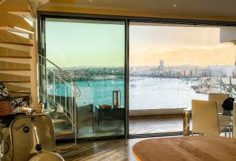 Seafront Duplex Penthouse has Balcony rooms