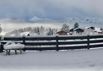 Elisabeth - wellness, close to the centre, view has Balcony rooms