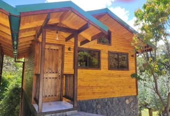Cabinas El Quetzal has Balcony rooms