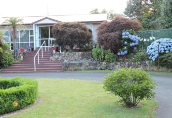 Maple Lodge Motel allows 18 year olds to book a room