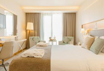 Kahya Hotel Ankara allows 18 year olds to book a room