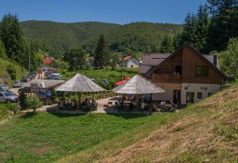 Motel Luka has Balcony rooms
