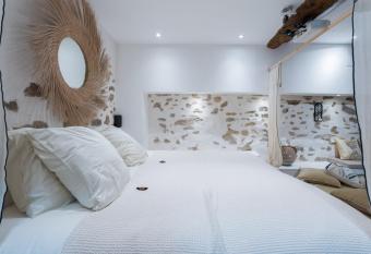 Splendide love room Moments collection has rooms with a private hot tub