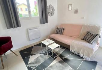 Studio ind  pendant has Balcony rooms